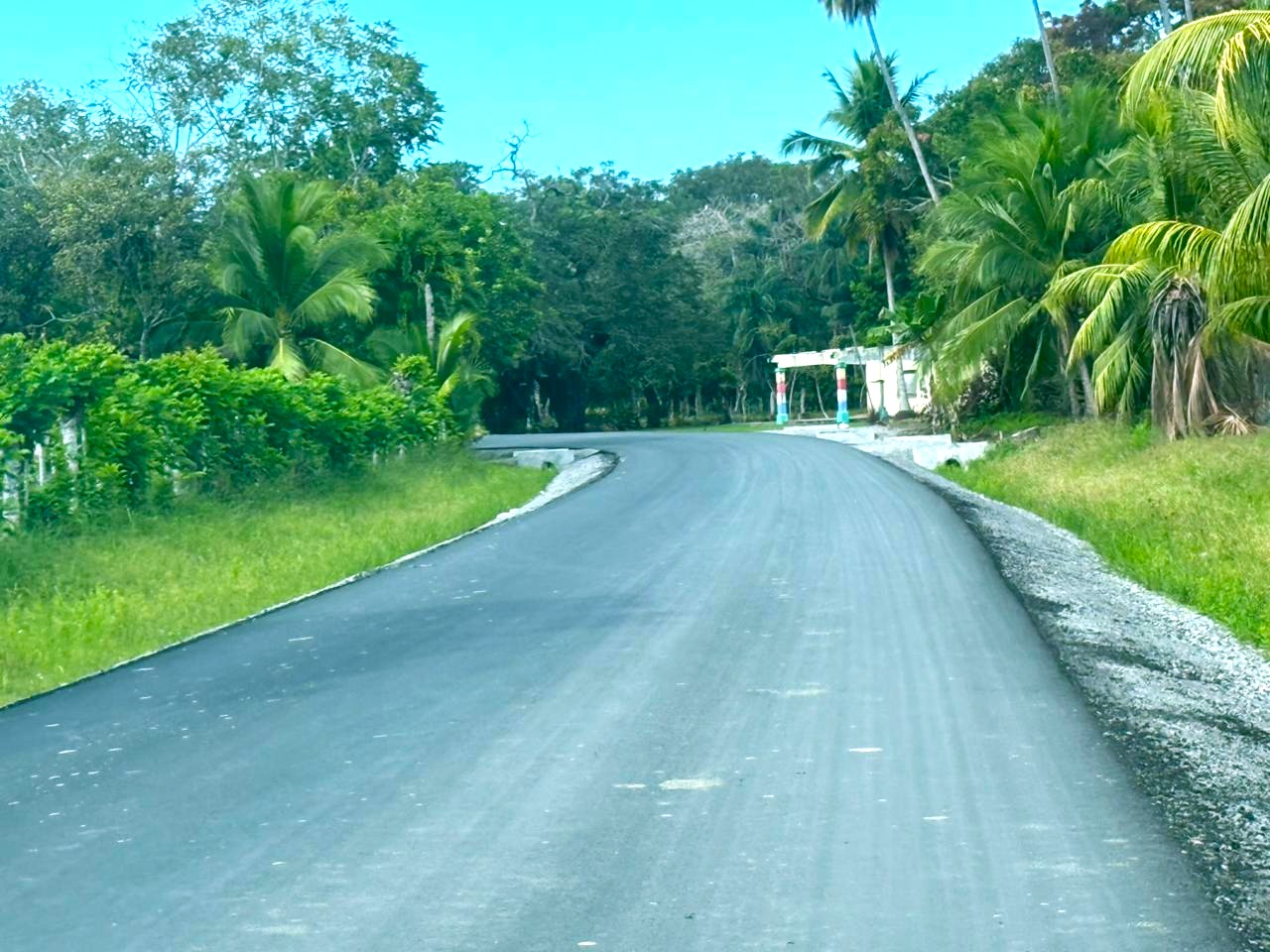 Avanza proyecto vial hacia Playa La Barqueta